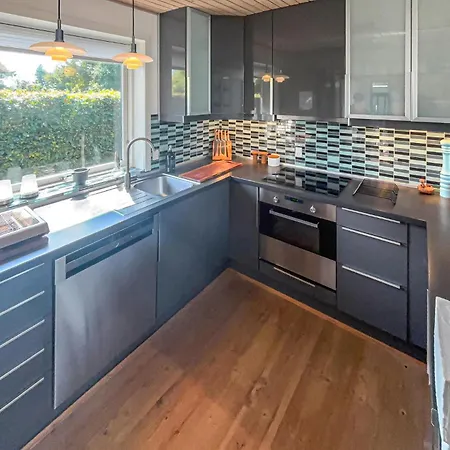 Сasa de vacaciones In Esbjerg V With Wifi Ådal